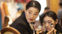 学化妆必须去学校吗?可以自学吗？